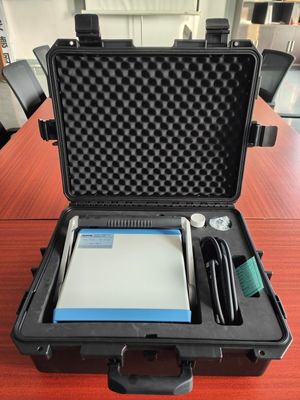 Igrometro di punto di rugiada a specchio raffreddato con precisione 0.1/0.2 e alimentazione 50/60Hz